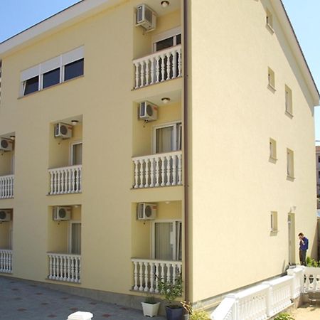 Guesthouse Villa Adria Malinska Ngoại thất bức ảnh