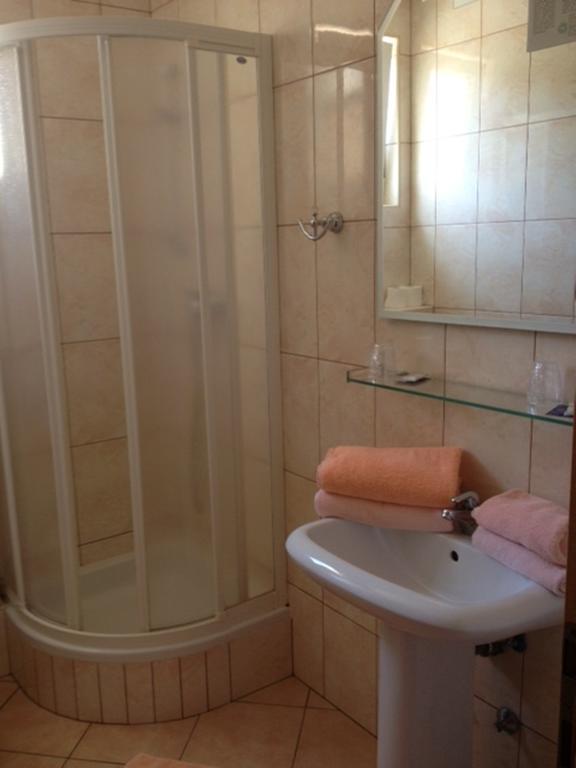 Guesthouse Villa Adria Malinska Ngoại thất bức ảnh