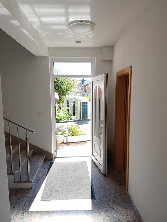 Guesthouse Villa Adria Malinska Ngoại thất bức ảnh