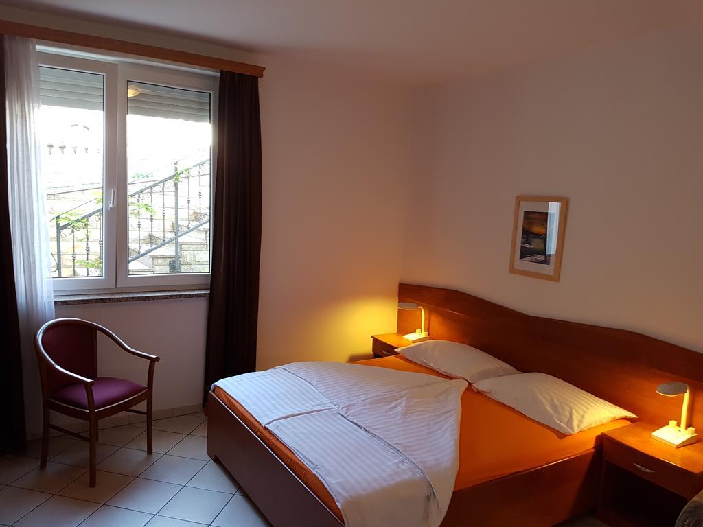Guesthouse Villa Adria Malinska Ngoại thất bức ảnh