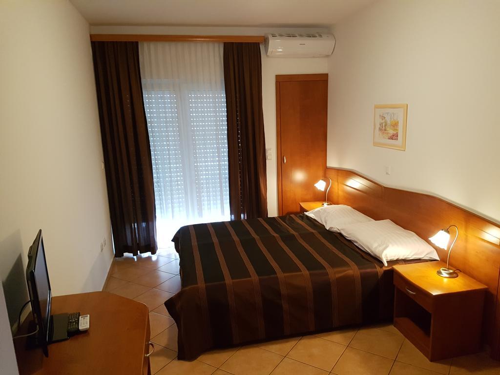 Guesthouse Villa Adria Malinska Ngoại thất bức ảnh