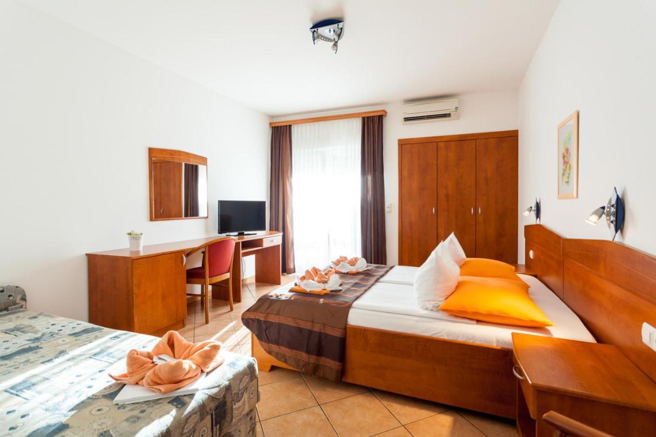 Guesthouse Villa Adria Malinska Ngoại thất bức ảnh